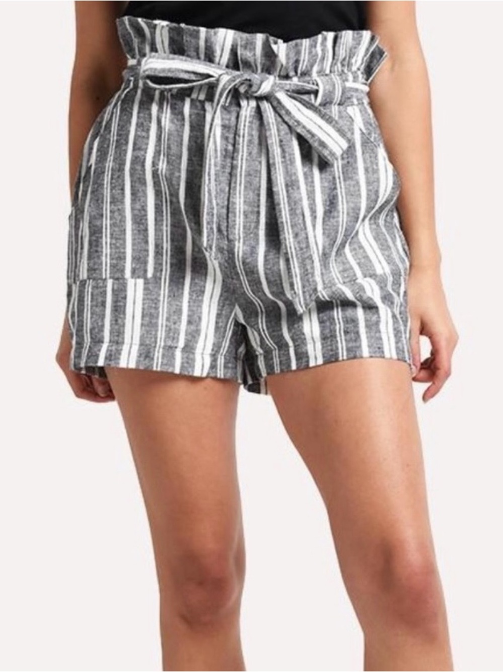 Cupcakes and Cashmere Monterey Shorts Size Medium New